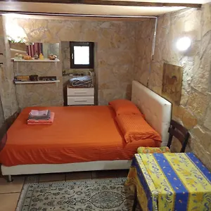 https://menton-studio.fr-provencehotel.com